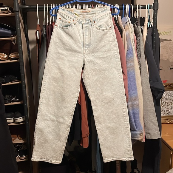 Levi’s Ribcage Straight Jeans - Picture 6 of 10